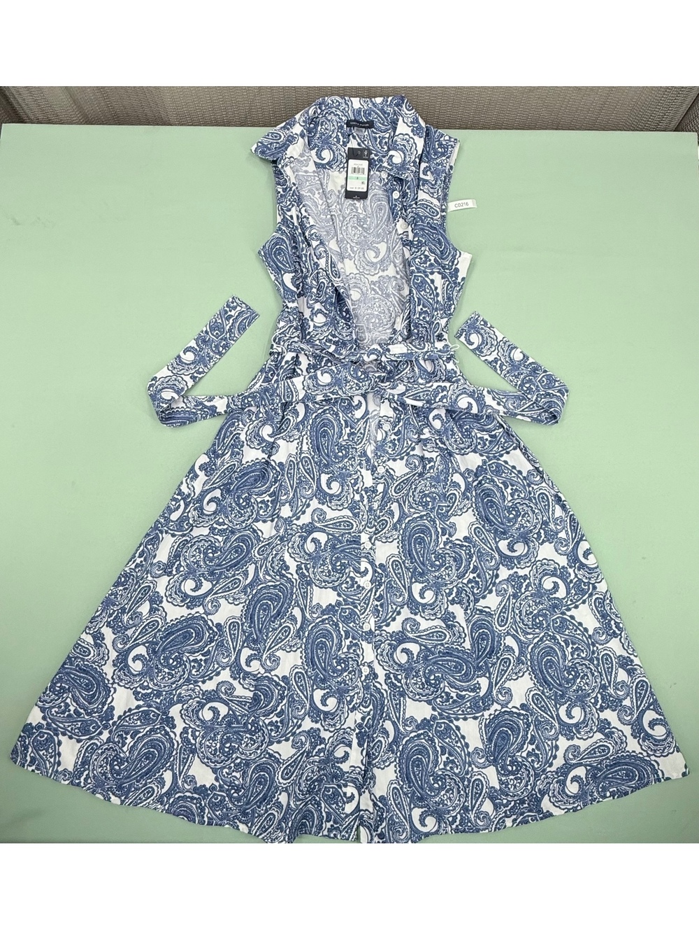 Tommy Hilfiger Women's Sleeveless Button Up Dress, Blue and White Paisley Print